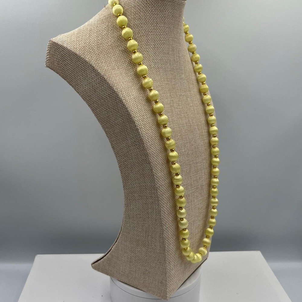 Vintage Yellow Beaded Necklace Satin Finish Round Beads Gold Tone Spacers 28-30" - Picture 5 of 6
